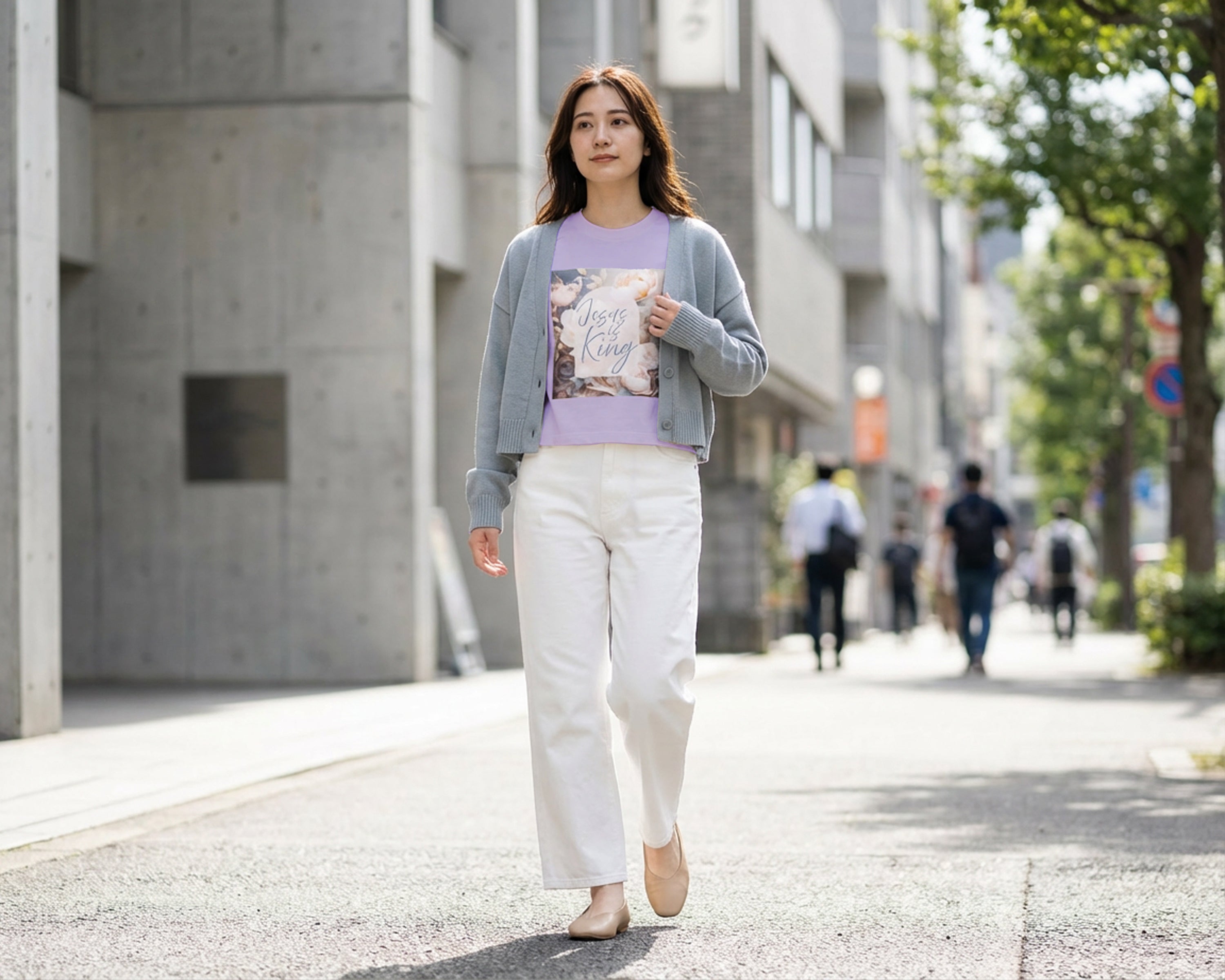 Jesus is King, Signature Graphic Tee [Women’s Cropped Boxy]